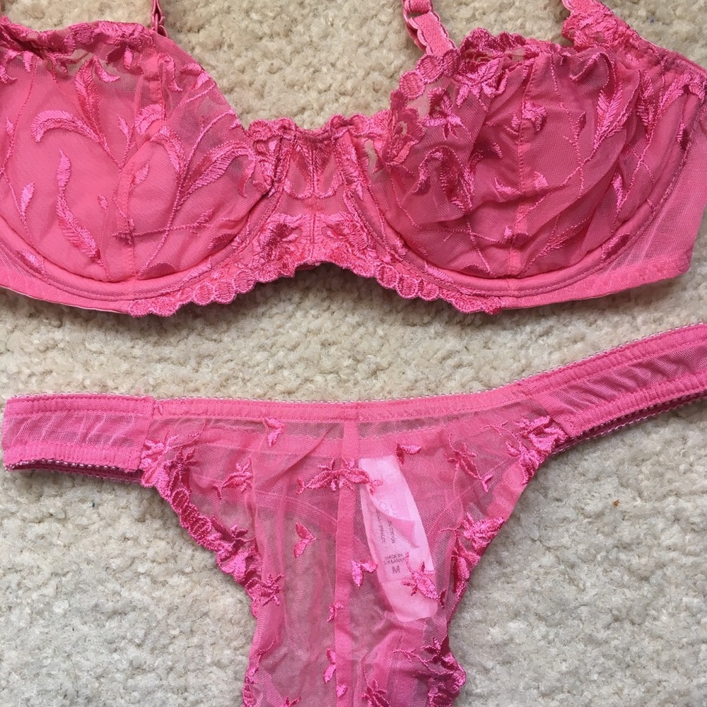 Victoria’s Secret bra set